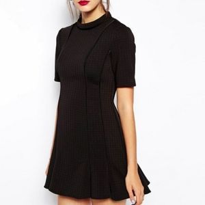 Finders Keepers Straight Talker SLV Dress Black M